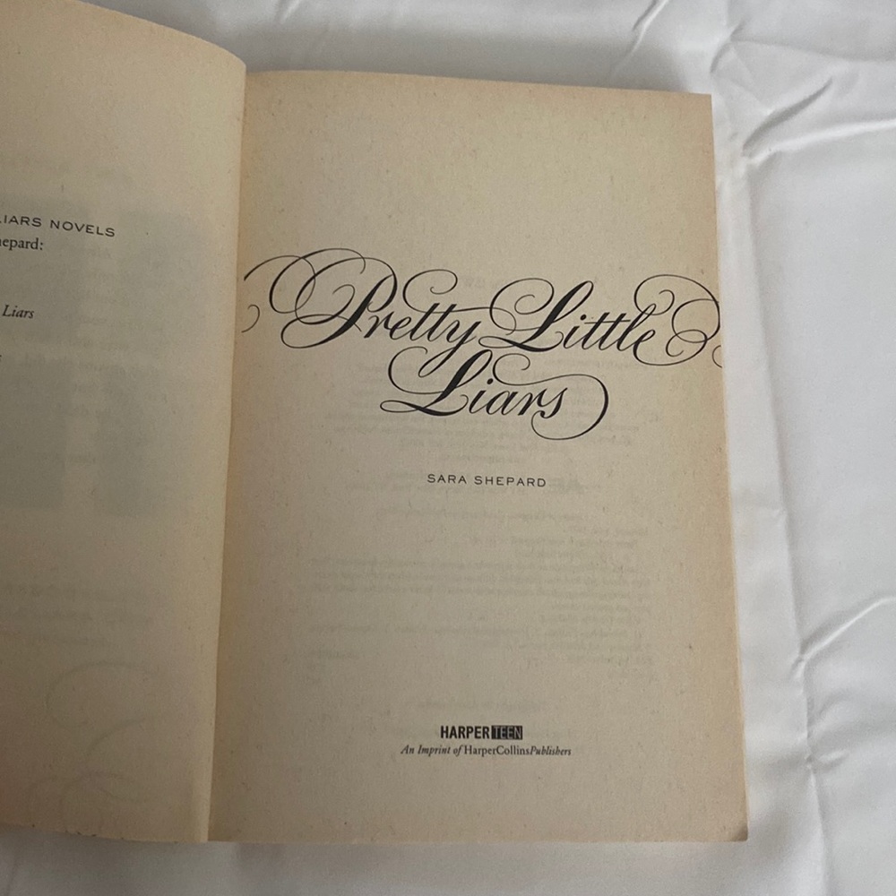 Pretty Little Liars - Picture 3 of 6
